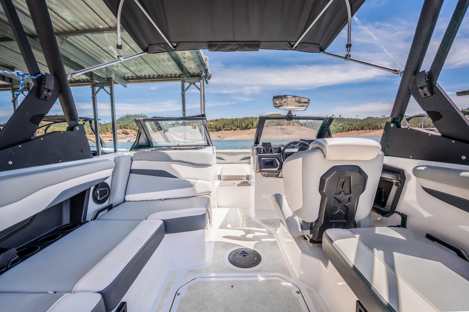 Centurion T-5 Wakeboard Boat - Silverthorn | Shasta Lake 2026