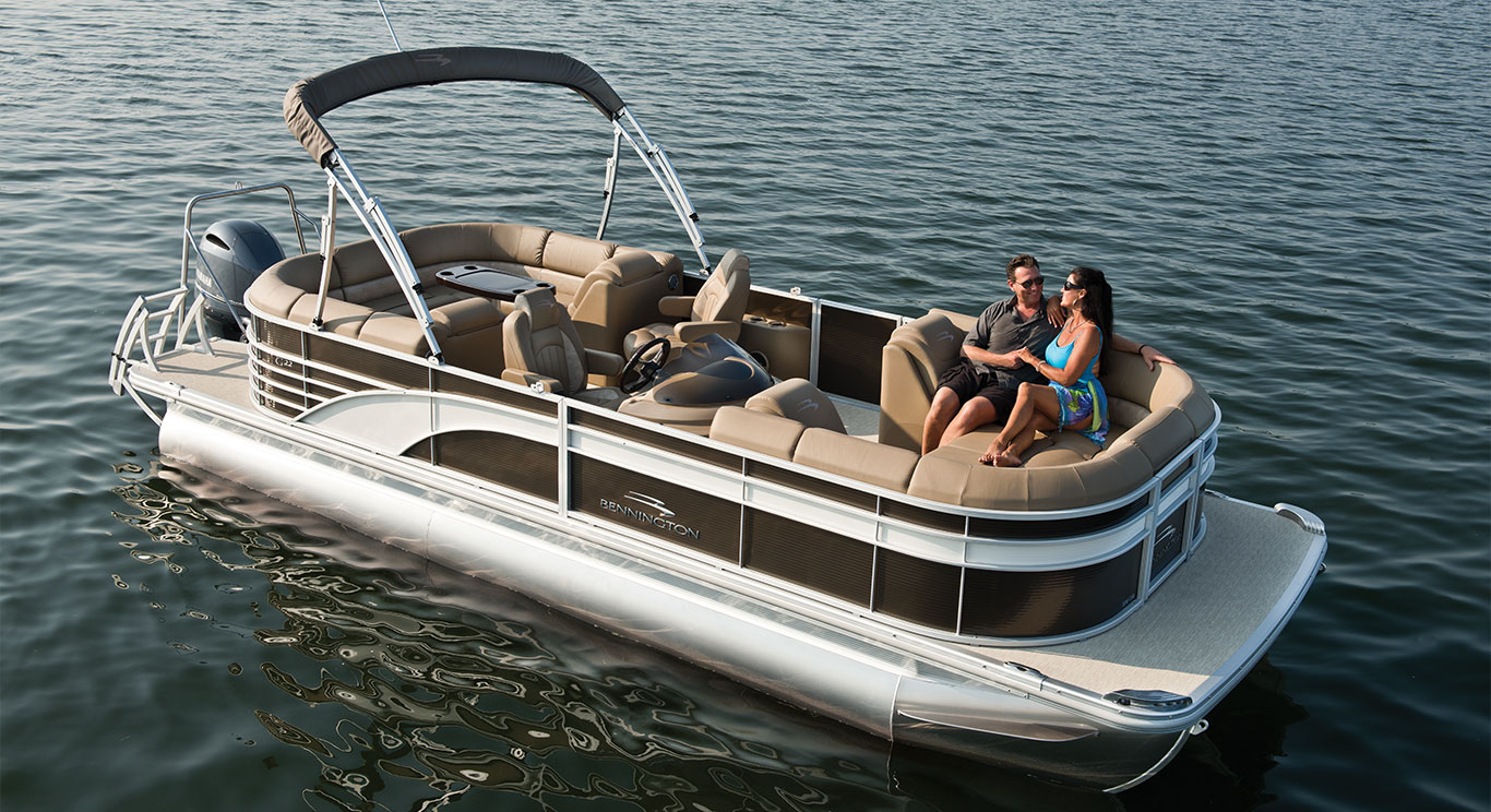 Bennington Pontoon Boat ⋆ Houseboats.com