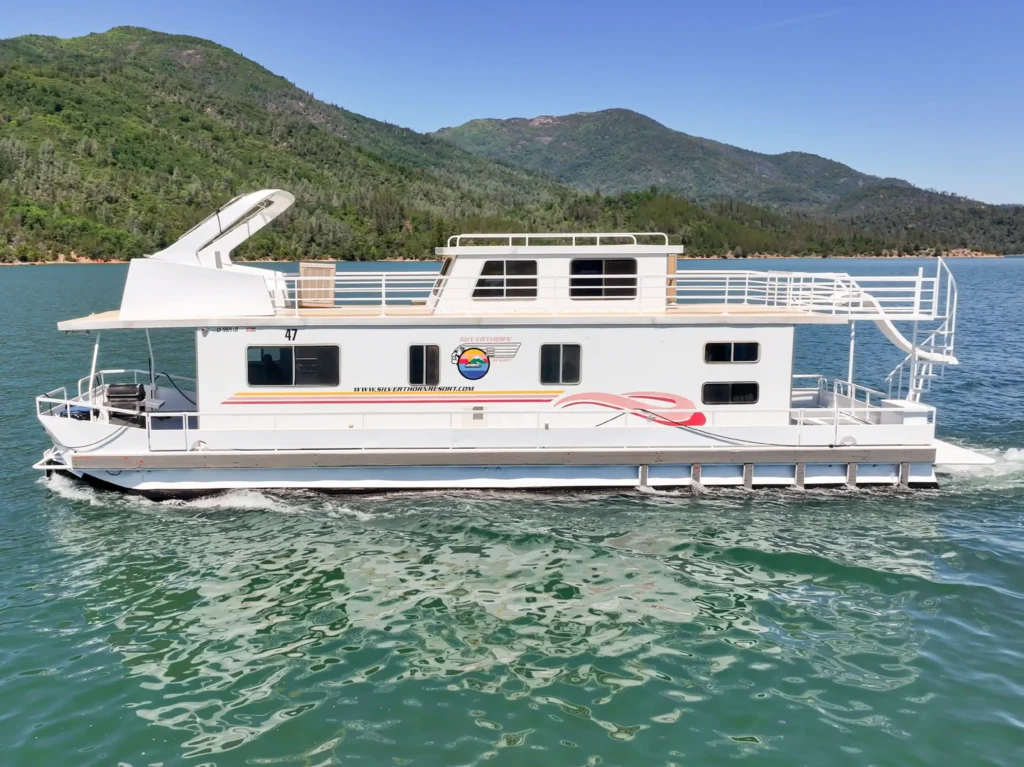 Senator Houseboat Silverthorn Resort